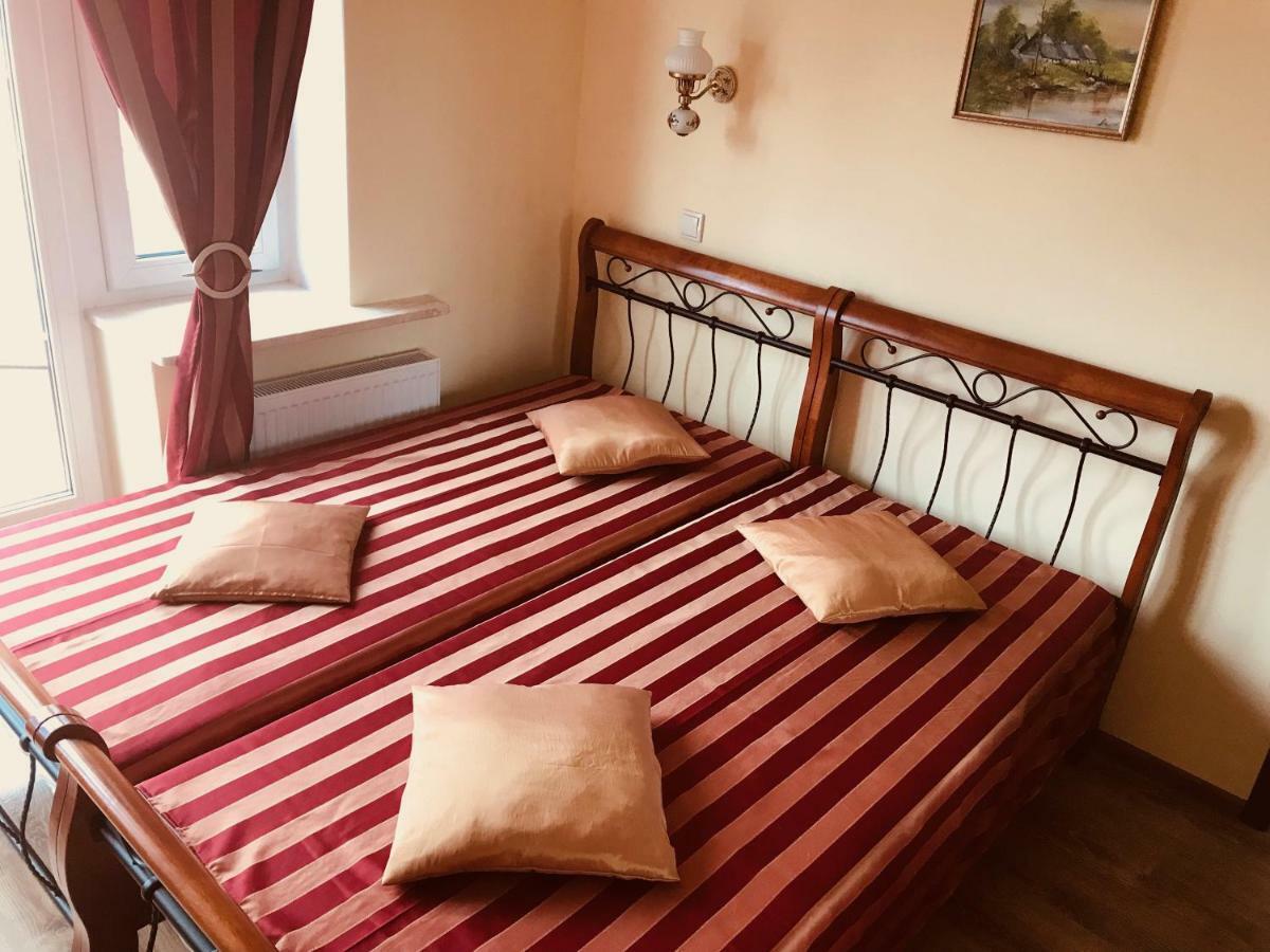 Pensjonat Nad Struga Apartment Strykow Luaran gambar
